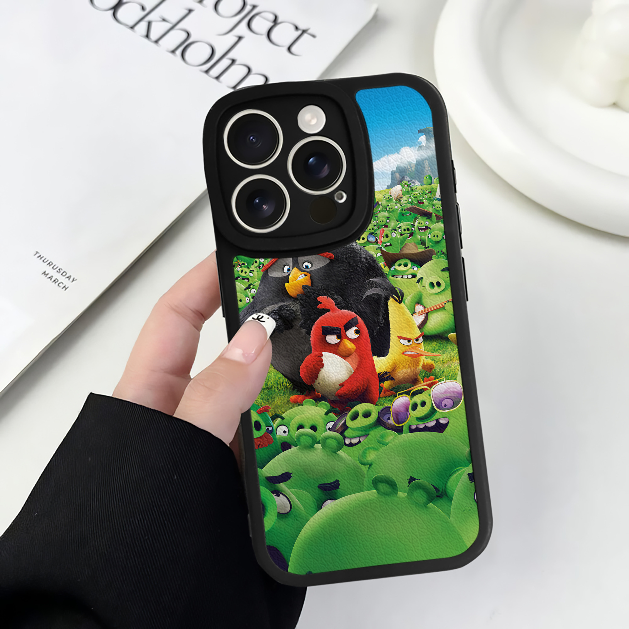 （画像用） Angry Birds アングリーバード 【iPhone 16シリーズ対応】シリコンスマホケース（レザー調） 材質：シリコン